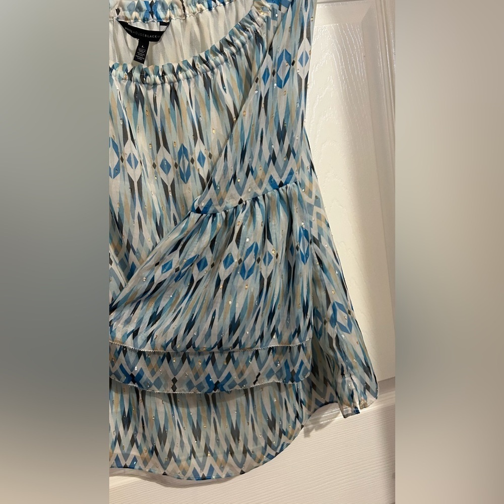 White House Black Market Off Shoulder white blue gold bell sleeve blouse s large - Picture 4 of 6